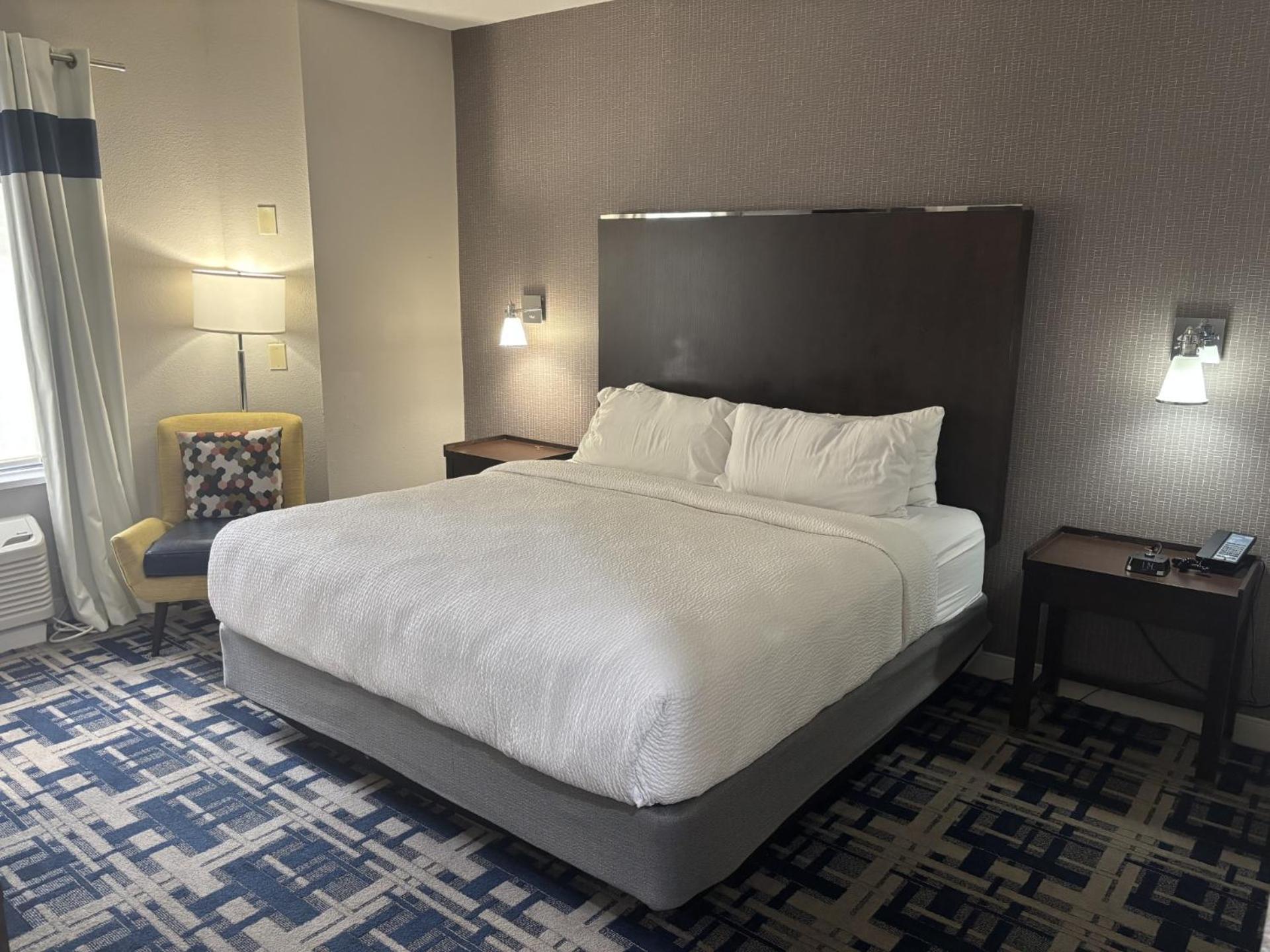 Four Points By Sheraton Charlotte - Lake Norman Huntersville Exterior photo
